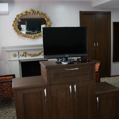 Old Metekhi Hotel Tbiliszi Kültér fotó
